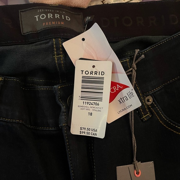 New with tags Torrid Premium BOMBSHELL SKINNY JEAN - PREMIUM STRETCH DARK WASH - Picture 4 of 8